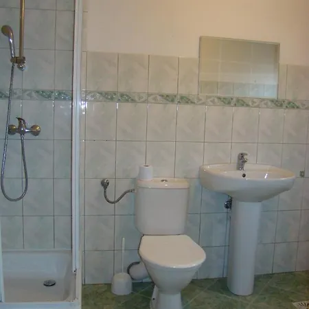 Nad Potokiem 住宿加早餐酒店 3*