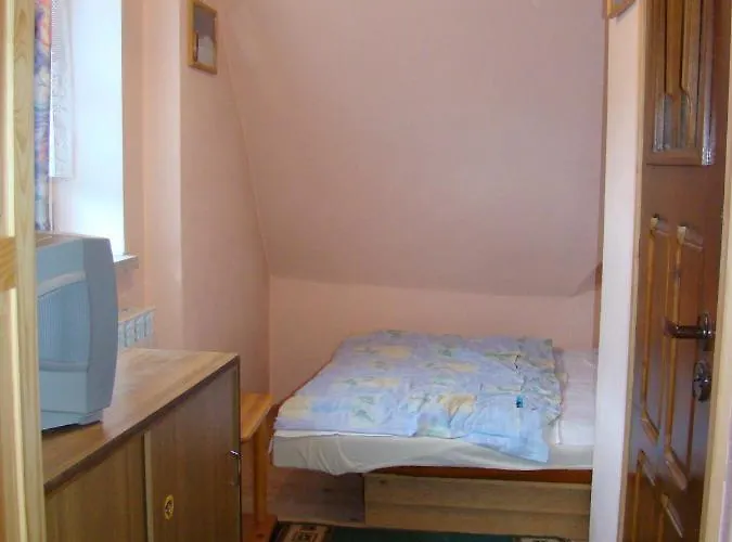 לינה וארוחת בוקר Nad Potokiem 3*